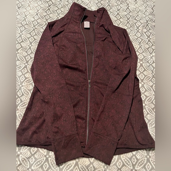 Ladies Sweater - Picture 1 of 2